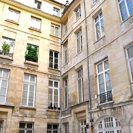 Marais Rooftop Apartman